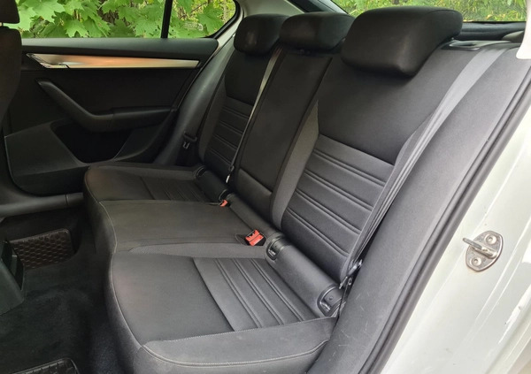 Skoda Octavia cena 59900 przebieg: 87749, rok produkcji 2019 z Łódź małe 407